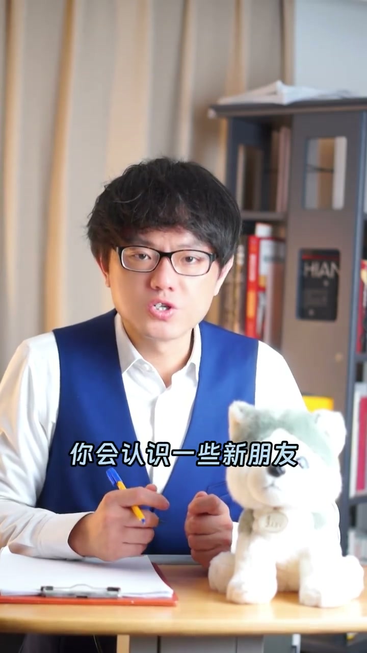 开场：别人的话排山倒海而来，你却毫无反应，尴尬